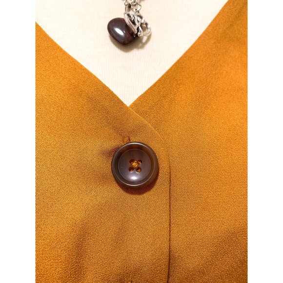 π Amazing summer city top - Picture 2 of 11